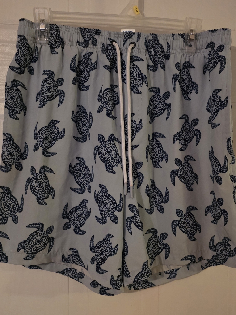 Life Is Good Men's Light Blue Turtle-Print Swim Shorts